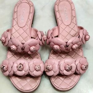 Chanel Camilla lambskin mule sandals (37)